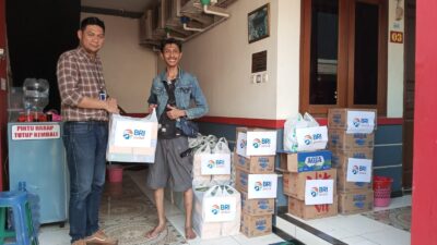 BRI Bekasi Siliwangi Turunkan Bantuan Banjir di Perumahan Pekayon Jaya 2