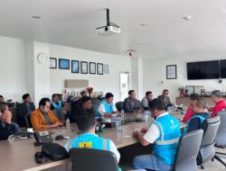 Tegaskan Komitmen Pelayanan, PLN UIT JBB Kunjungi Pelanggan Tegangan Tinggi di Lebak Banten