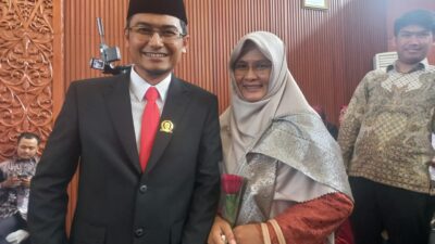 Ade Supriyatna Dorong Pengelolaan Sampah dari Lingkungan