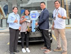 BRI KC Radio Dalam Serahkan Hadiah PHS Periode 2 di 2024