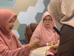 Dorong Pemberdayaan UMKM, Srikandi PLN UIT JBB Gelar Workshop Pipe Cleaner Flower yang ramah