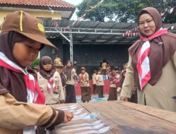 SDN Depok Baru 3 Menyambut Hari Pramuka Bersama anak Didiknya Dengan Permainan Game