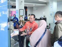 Meriahkan HPN 2025, BRI KC Depok Berbagi Bingkisan ke Nasabah