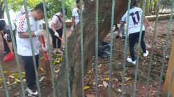 PWI Depok, DLHK Dan Hotel Santika Gelar Santika Sahabat Bumi, Lakukan Aksi Bersih Sampah di Taman Leli