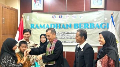 Kesbangpol Kota Depok Berbagi Dengan  Anak  Yatim