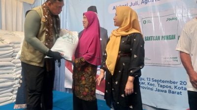BULOG  Menyalurkan Bantuan Pangan ke 102.140 Penerima di Kota Depok