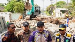 Bupati Subandi Kejar Tuntas Frontage Road Waru–Buduran