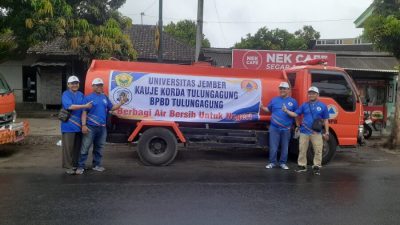 UNEJ dan KAUJE Salurkan Air Bersih di Wilayah Terdampak Kekeringan di Tulungagung